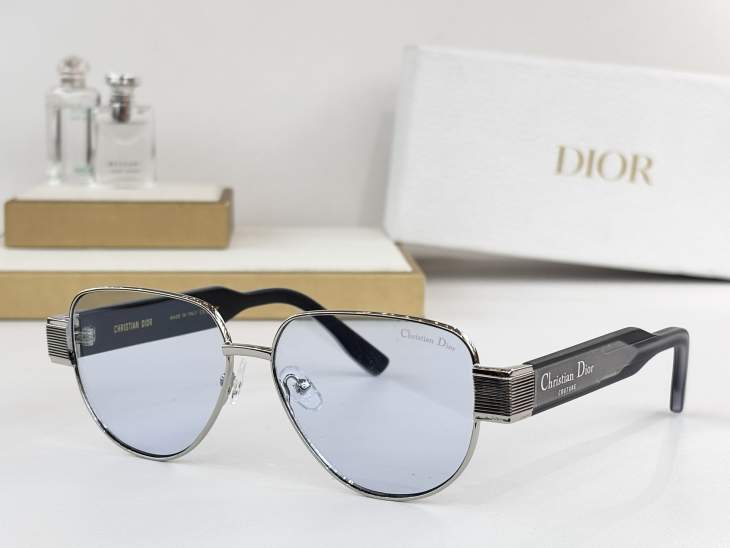 Picture of Dior Sunglasses _SKUfw76324617fw